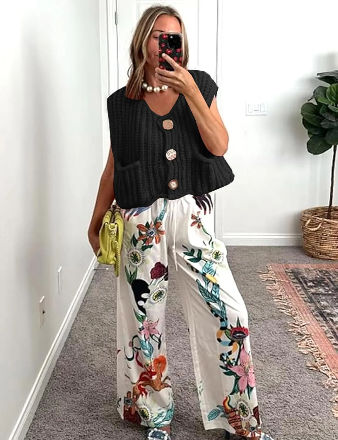 Flygo Womens Sleeveless Sweater Vest 2025 Spring Summer Crop Knit Top Chunky Crochet Button Cardigan Sweaters